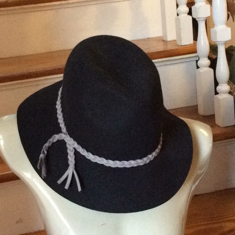 Black wool hat